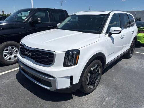 Glacial White Pearl 2024 Kia Telluride S