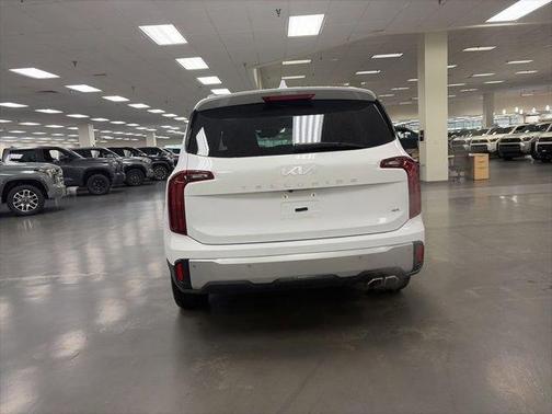 Glacial White Pearl 2024 Kia Telluride S