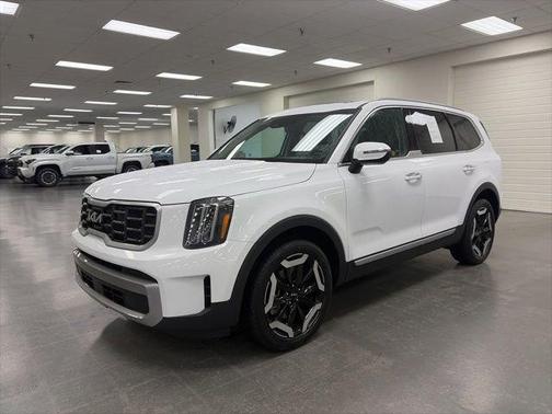 Glacial White Pearl 2024 Kia Telluride S