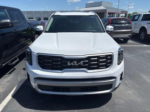 Glacial White Pearl 2024 Kia Telluride S