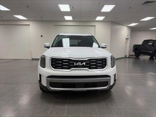 Glacial White Pearl 2024 Kia Telluride S