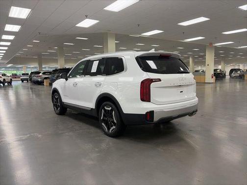 Glacial White Pearl 2024 Kia Telluride S