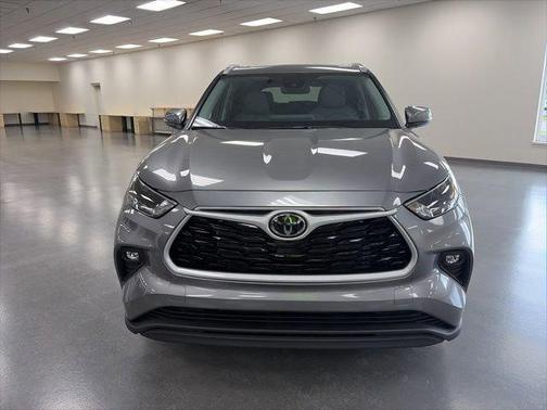 Heavy Metal 2026 Toyota Highlander XLE