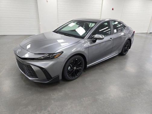 Heavy Metallic 2026 Toyota Camry SE