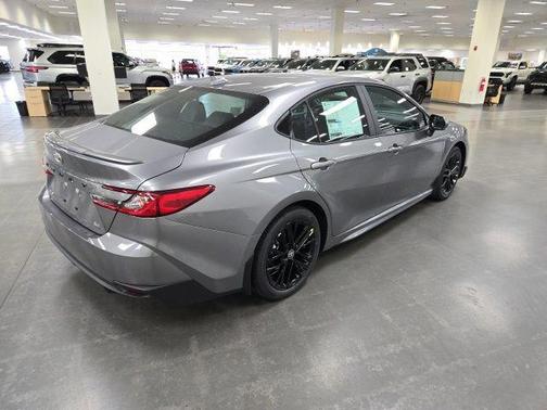 Heavy Metallic 2026 Toyota Camry SE