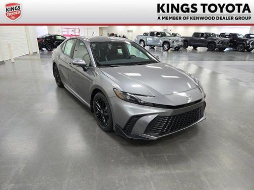 Heavy Metallic 2026 Toyota Camry SE