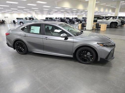 Heavy Metallic 2026 Toyota Camry SE