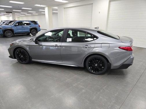 Heavy Metallic 2026 Toyota Camry SE