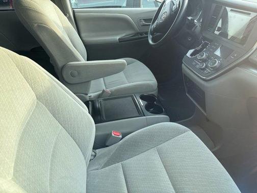 2015 Toyota Sienna LE