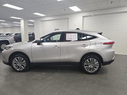 2024 Toyota Venza XLE