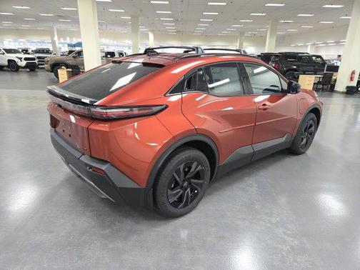 Tandoori 2026 Toyota C-HR SE