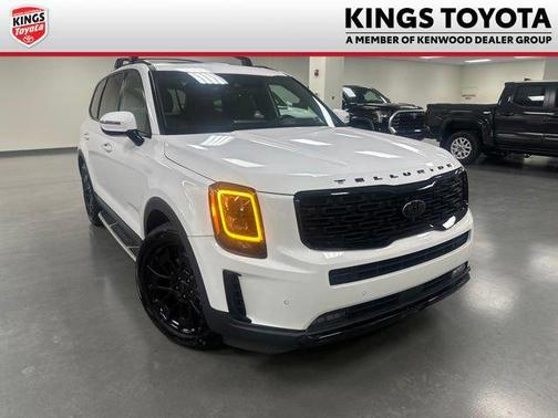 Glacial White Pearl 2021 Kia Telluride SX