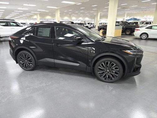 Midnight Black 2026 Toyota C-HR XSE