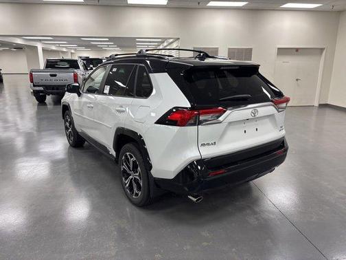 2025 Toyota RAV4 Hybrid SE