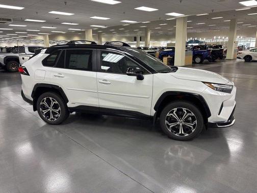 2025 Toyota RAV4 Hybrid SE