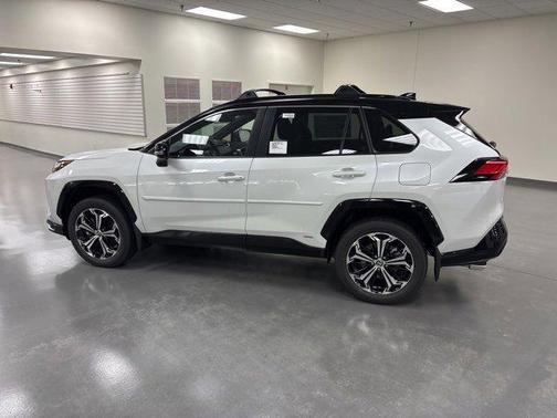 2025 Toyota RAV4 Hybrid SE