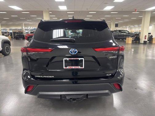 2022 Toyota Highlander Hybrid XLE