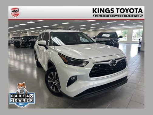 Wind Chill Pearl 2023 Toyota Highlander XLE
