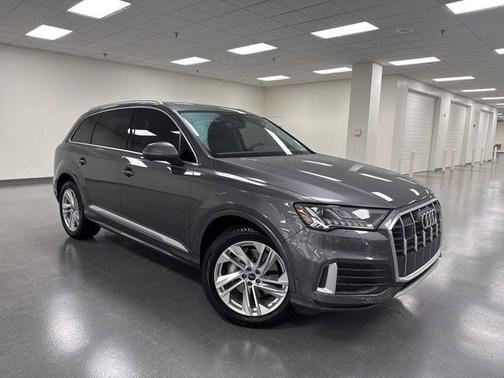 2023 Audi Q7 45 Premium Plus