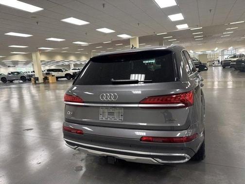 2023 Audi Q7 45 Premium Plus