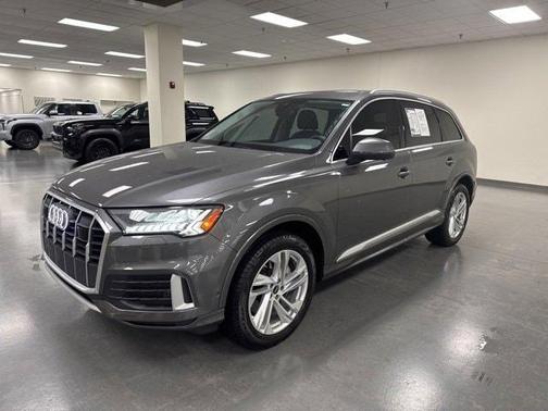 2023 Audi Q7 45 Premium Plus