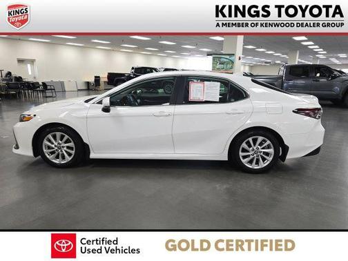 Ice 2023 Toyota Camry LE