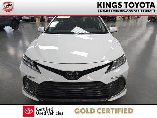 Ice 2023 Toyota Camry LE