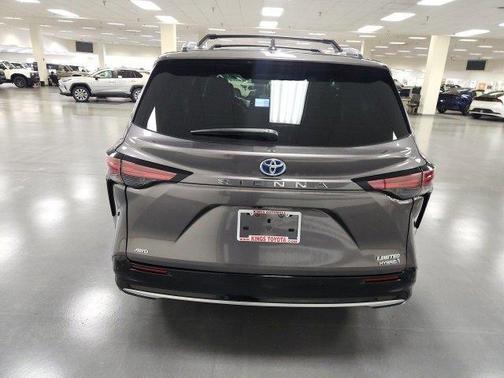 2024 Toyota Sienna Limited