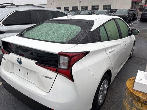 2022 Toyota Prius LE