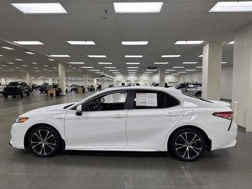 2019 Toyota Camry Hybrid SE