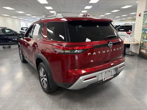 Scarlet Ember Tintcoat 2023 Nissan Pathfinder SL 4WD