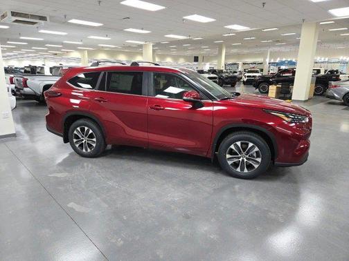2026 Toyota Highlander XLE