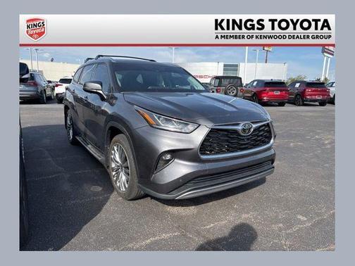 Magnetic Gray Metallic 2024 Toyota Highlander Platinum