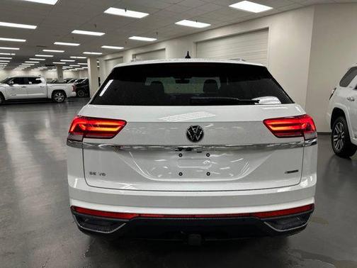 Pure White 2023 Volkswagen Atlas Cross Sport 3.6L V6 SE w/Technology