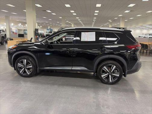 Super Black 2023 Nissan Rogue SL