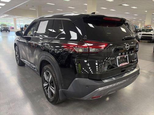 Super Black 2023 Nissan Rogue SL