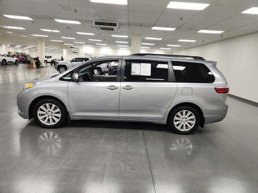 2017 Toyota Sienna XLE Premium