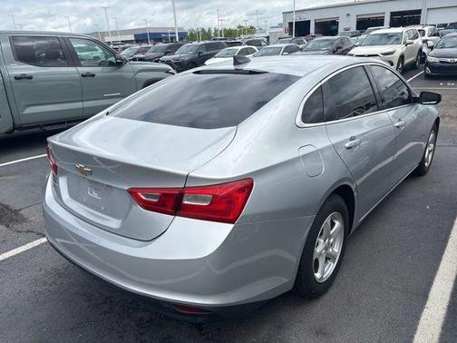 Silver Ice Metallic 2017 Chevrolet Malibu 1LS
