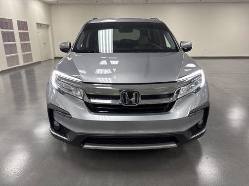 Deep Scarlet Pearl 2022 Honda Pilot Touring 8-Passenger