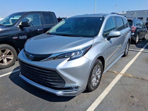 2021 Toyota Sienna XLE