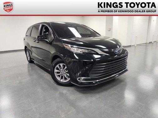 2022 Toyota Sienna XLE