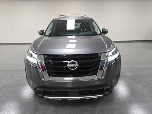 2023 Nissan Pathfinder SL 4WD