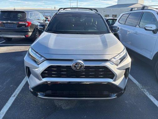 2025 Toyota RAV4 Hybrid SE