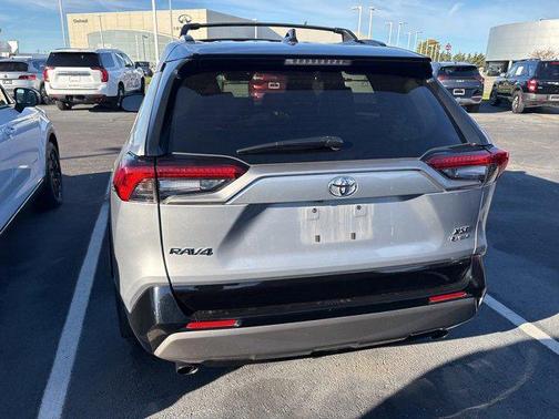 2025 Toyota RAV4 Hybrid SE