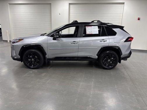 2025 Toyota RAV4 Hybrid SE