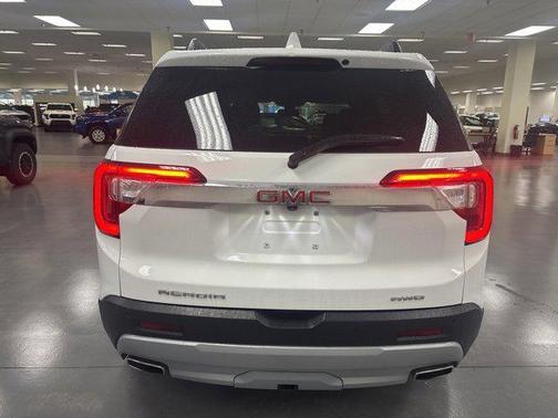 2023 GMC Acadia AWD SLT