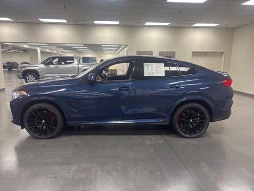 2022 BMW X6 M50i