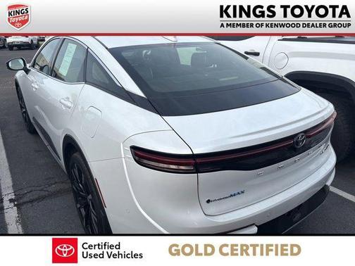 Black/Oxygen White 2024 Toyota Crown Platinum