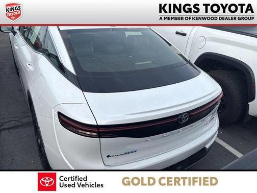 Black/Oxygen White 2024 Toyota Crown Platinum