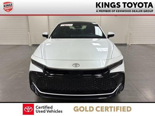 Black/Oxygen White 2024 Toyota Crown Platinum